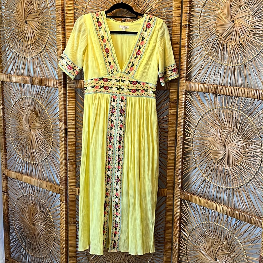 Violet Skye Yellow Floral Embroidered Dress - Size 6